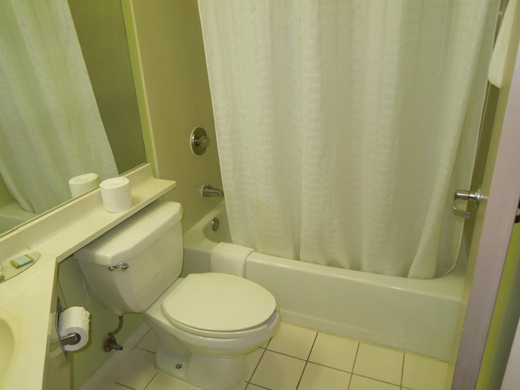 Travelodge - Cincinnati Sharonville Kamer foto
